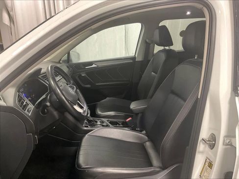 Used 2023 Volkswagen Tiguan SE image 10