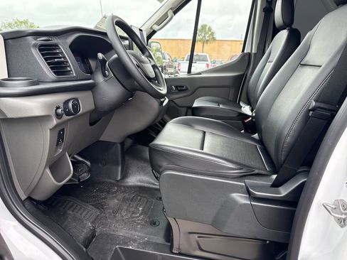 New 2026 Ford Transit 250 148 Medium Roof RWD image 19