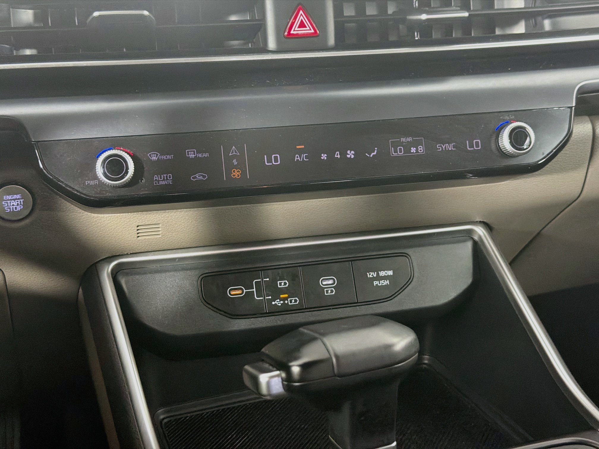 Used 2026 Kia Carnival FWD image 24