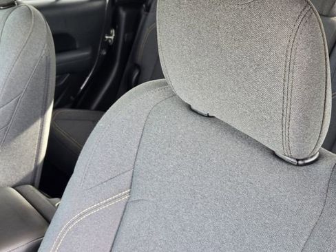 Used 2024 Jeep Gladiator Sport image 15