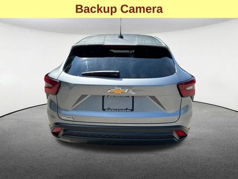 Used 2024 Chevrolet Trax LS w/ Driver Confidence Package FWD image 9