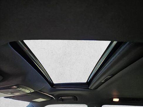 Used 2024 INFINITI QX80 Sensory image 17