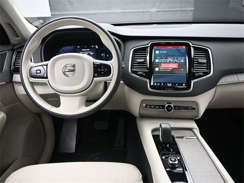 New 2025 Volvo XC90 B5 Plus w/ Protection Package Premier image 9
