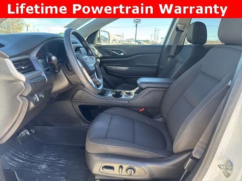 Used 2023 GMC Acadia SLE w/ Driver Convenience Package image 2