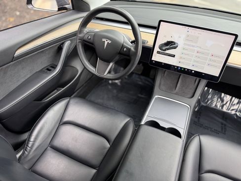 Used 2021 Tesla Model 3 Standard Range Plus image 41