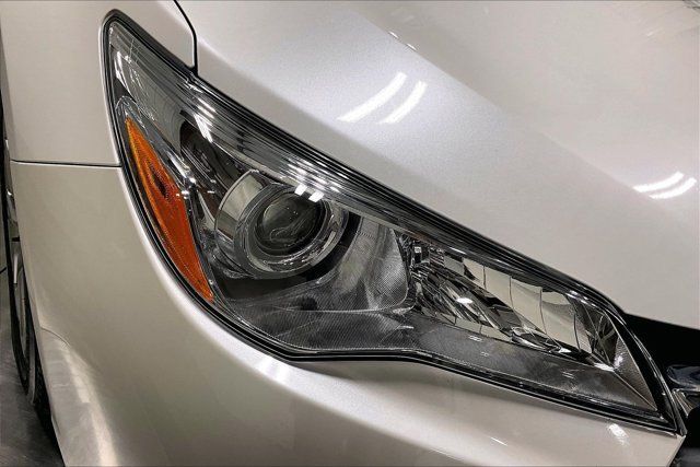 Used 2017 Toyota Camry XLE w/ Moonroof Package FWD image 28