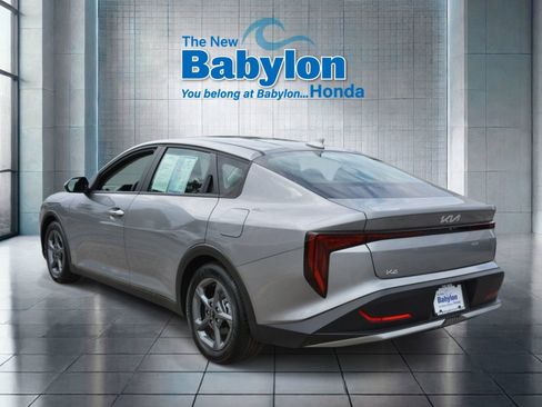 Used 2025 Kia K4 FWD image 3