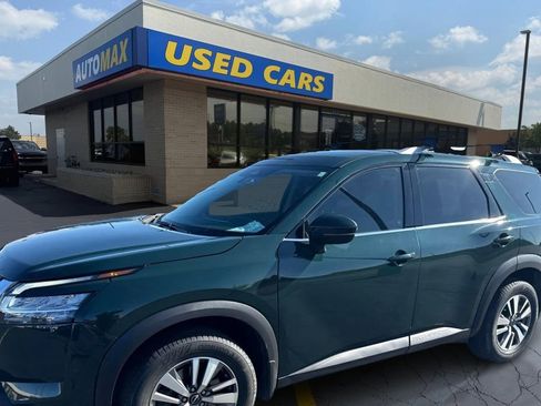 Used 2023 Nissan Pathfinder SL AWD/4WD image 8