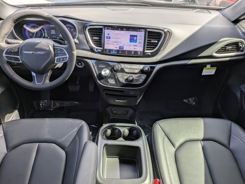 New 2026 Chrysler Voyager LX image 17