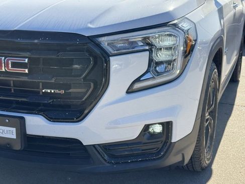 Used 2022 GMC Terrain AT4 image 11