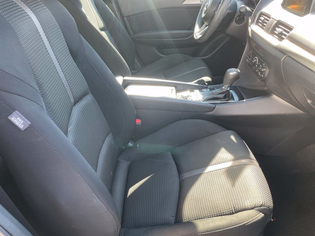 Used 2018 MAZDA MAZDA3 Sport w/ Preferred Equipment Package FWD image 24