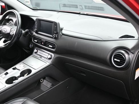 Used 2021 Hyundai Kona Limited w/ Cargo Package image 34