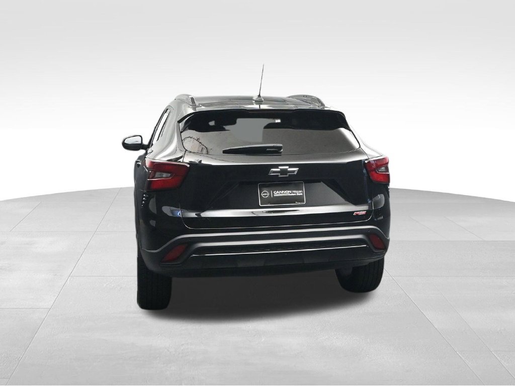 Used 2025 Chevrolet Trax RS w/ Driver Confidence Package FWD image 4