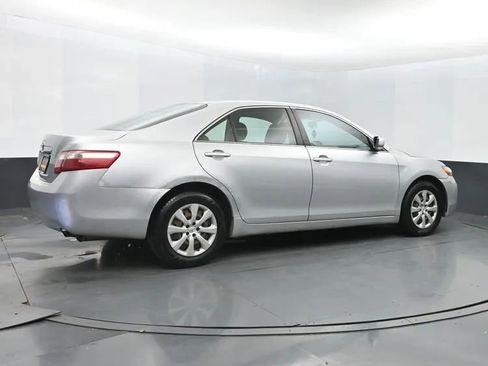 Used 2009 Toyota Camry LE image 3