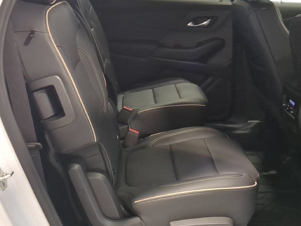 Used 2023 Chevrolet Traverse Premier w/ LPO, Floor Liner Package FWD image 20