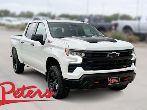 Used 2023 Chevrolet Silverado 1500 LT Trail Boss w/ Convenience Package II image 1