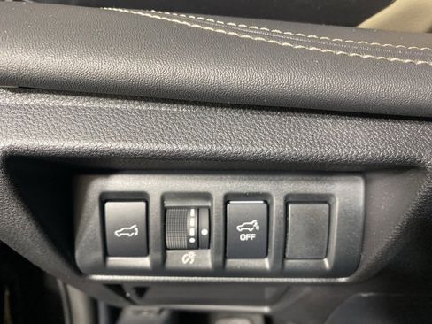 Certified 2025 Subaru Outback Limited image 25