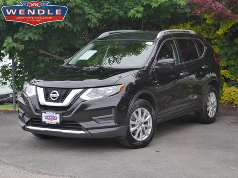 Used 2017 Nissan Rogue SV w/ SV Premium Package AWD/4WD image 1