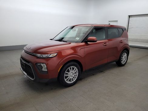 Used 2020 Kia Soul LX image 2