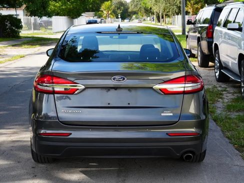 Used 2020 Ford Fusion SE FWD image 6