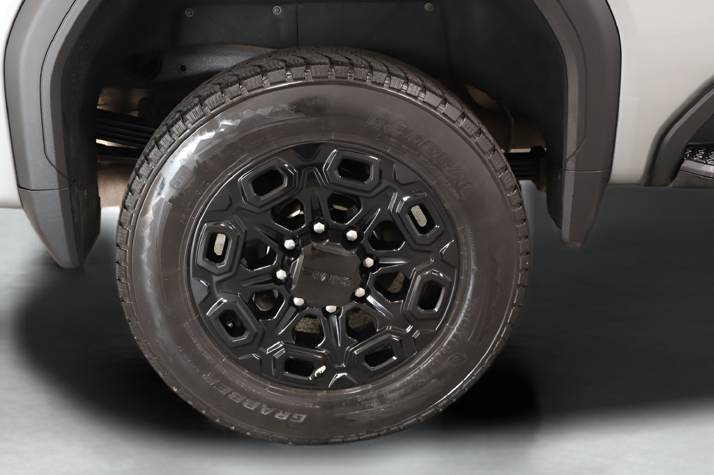 Used 2024 GMC Sierra 2500 AT4 w/ AT4 Premium Plus Package AWD/4WD image 35