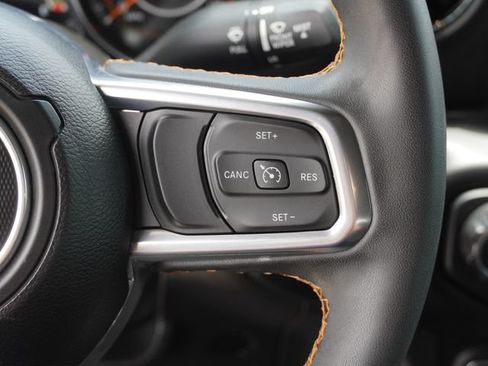 Used 2023 Jeep Gladiator Overland AWD/4WD image 25