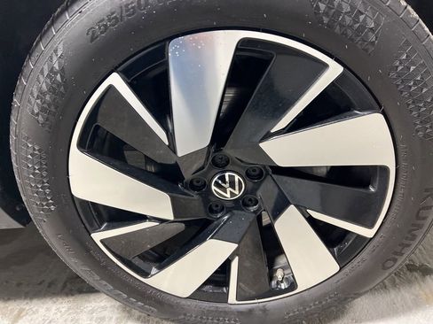 Used 2025 Volkswagen Atlas Cross Sport SE image 42