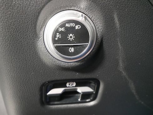 Used 2023 Mercedes-Benz C 300 4MATIC Sedan image 27