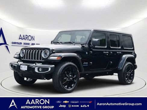 Used 2025 Jeep Wrangler Unlimited Sahara w/ Safety Group AWD/4WD image 1