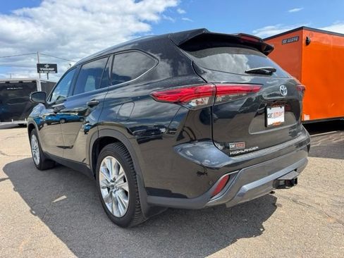 Used 2022 Toyota Highlander Limited AWD/4WD image 5