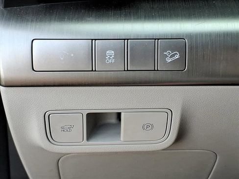 Used 2024 Hyundai Kona Limited image 18