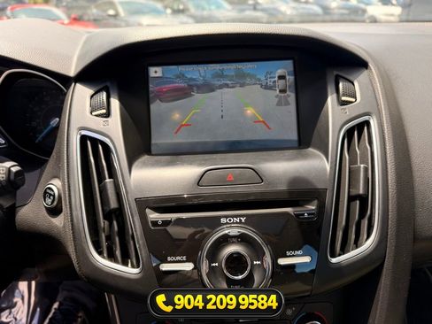 Used 2017 Ford Focus Titanium FWD image 19