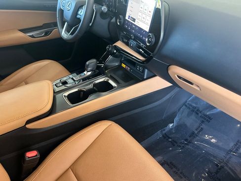 Used 2024 Lexus NX 250 FWD image 18