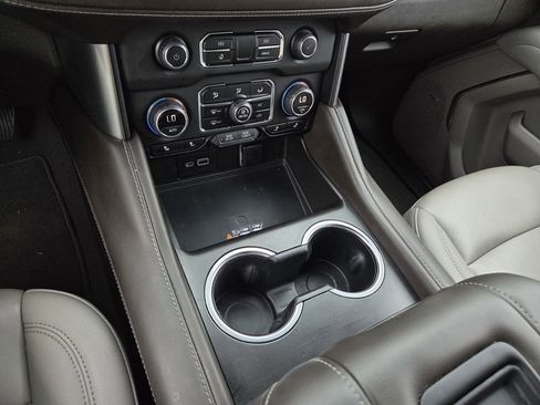 Used 2022 Chevrolet Tahoe LT w/ LT Signature Plus Package RWD image 14