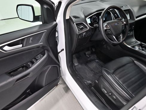 Used 2019 Ford Edge SEL w/ Equipment Group 201A AWD/4WD image 4