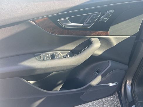 Used 2018 Audi Q7 3.0T Prestige image 9