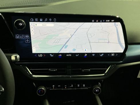 New 2026 Chevrolet Equinox EV LT image 28