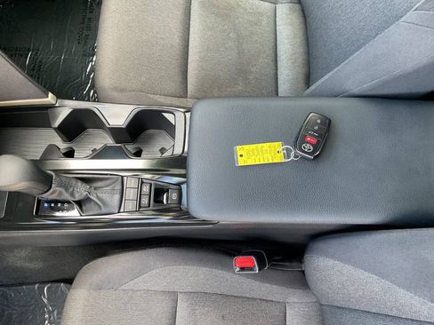Used 2025 Toyota Camry LE FWD image 28