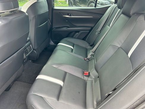 Used 2025 Toyota Camry SE w/ Convenience Package FWD image 15