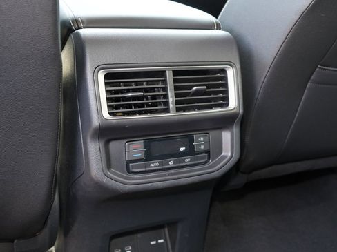Used 2025 Volkswagen Atlas SE AWD/4WD image 27