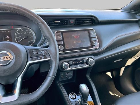 Used 2019 Nissan Kicks SR w/ SR Premium Package FWD image 6