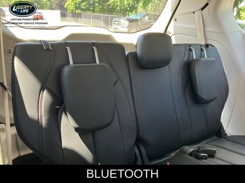 Used 2019 Chrysler Pacifica Touring-L Plus w/ Tire & Wheel Group FWD image 12
