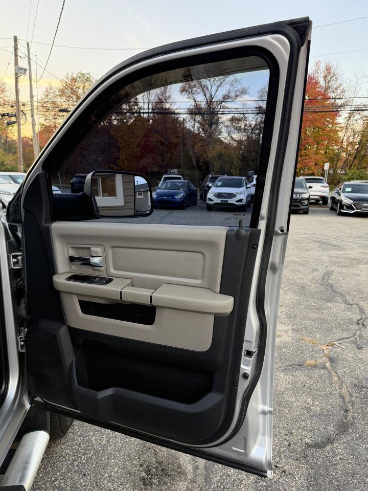 Used 2011 RAM 2500 SLT w/ Luxury Group AWD/4WD image 26