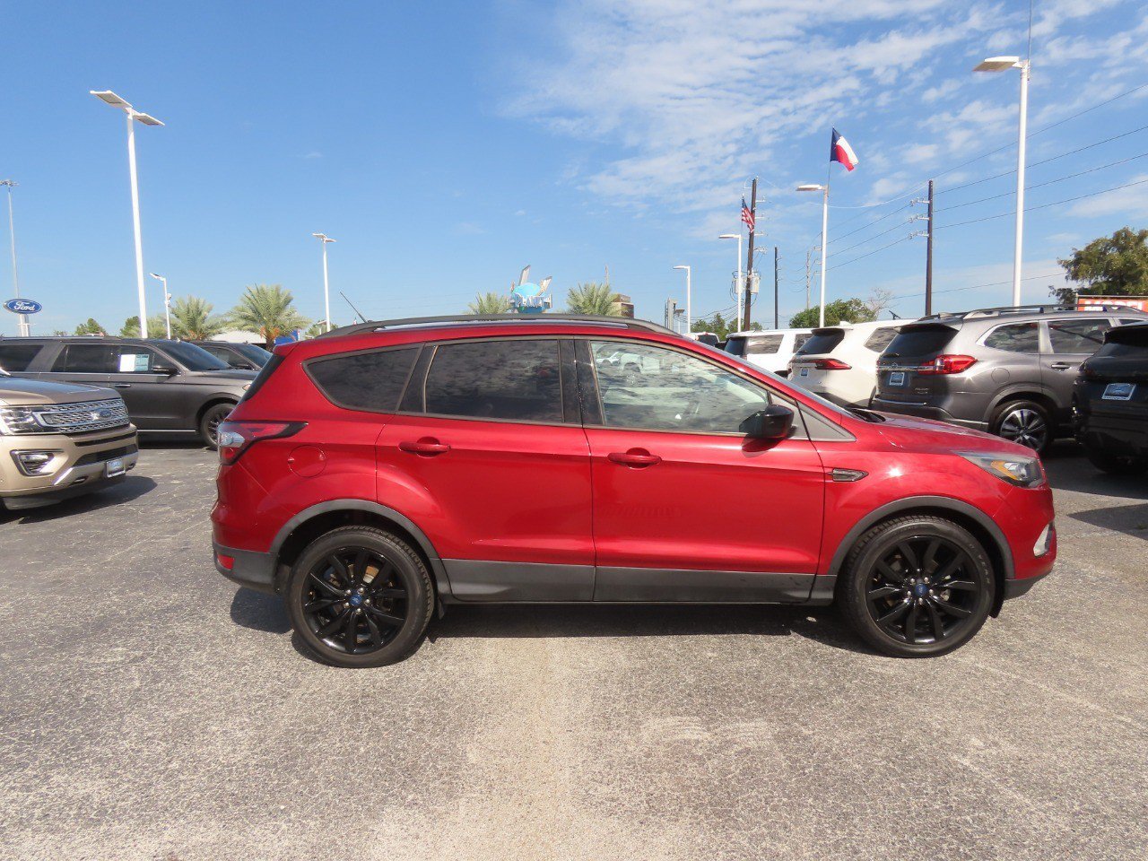 Used 2018 Ford Escape SE w/ SE Sport Appearance Package FWD image 10