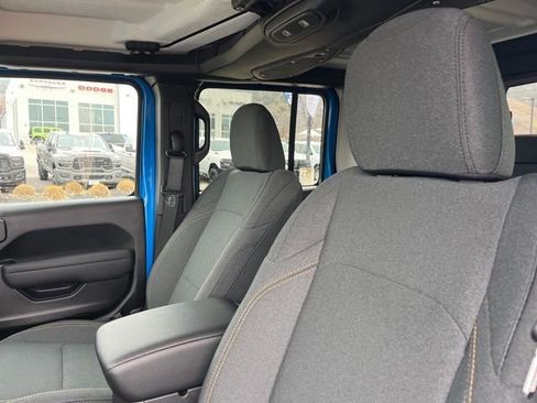 New 2026 Jeep Gladiator Sport image 15