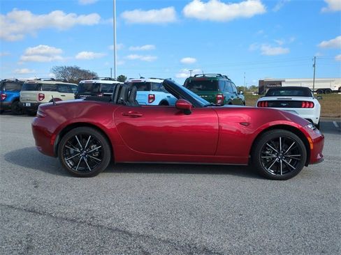 Used 2024 MAZDA MX-5 Miata Grand Touring image 3