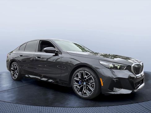 Certified 2024 BMW 530i w/ M Sport Package RWD image 1