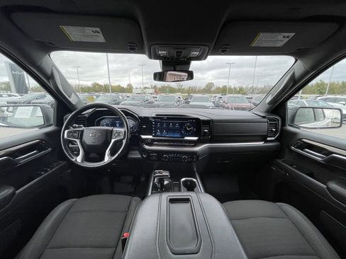 Used 2022 Chevrolet Silverado 1500 LT Trail Boss w/ Convenience Package II image 25