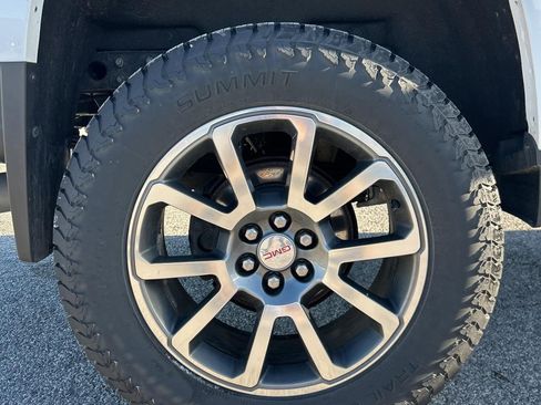 Used 2019 GMC Canyon Denali image 9