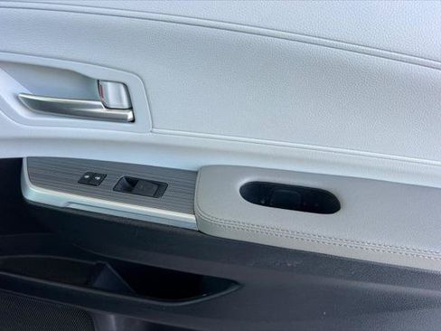 Certified 2025 Toyota Sienna XLE FWD image 20